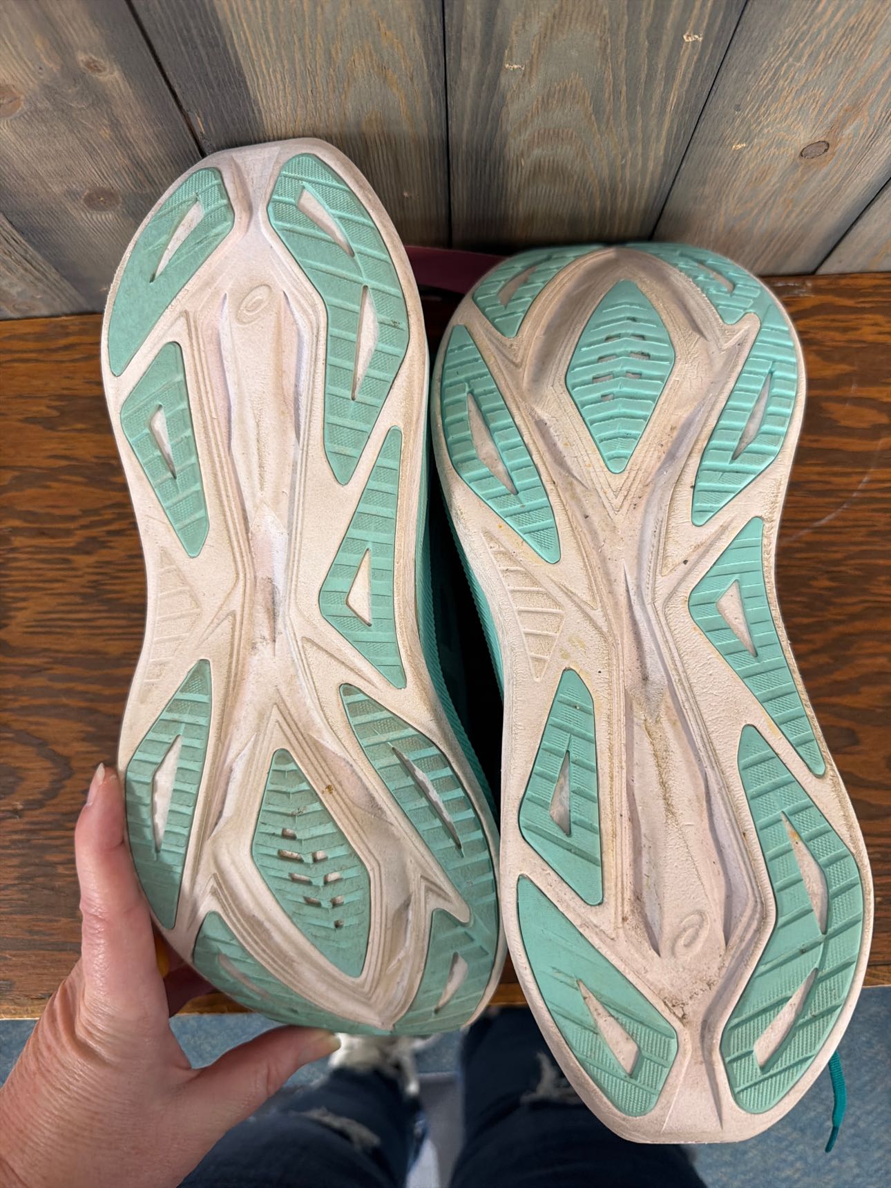 Men's Size 10 Asics Teal Tennis Shoes