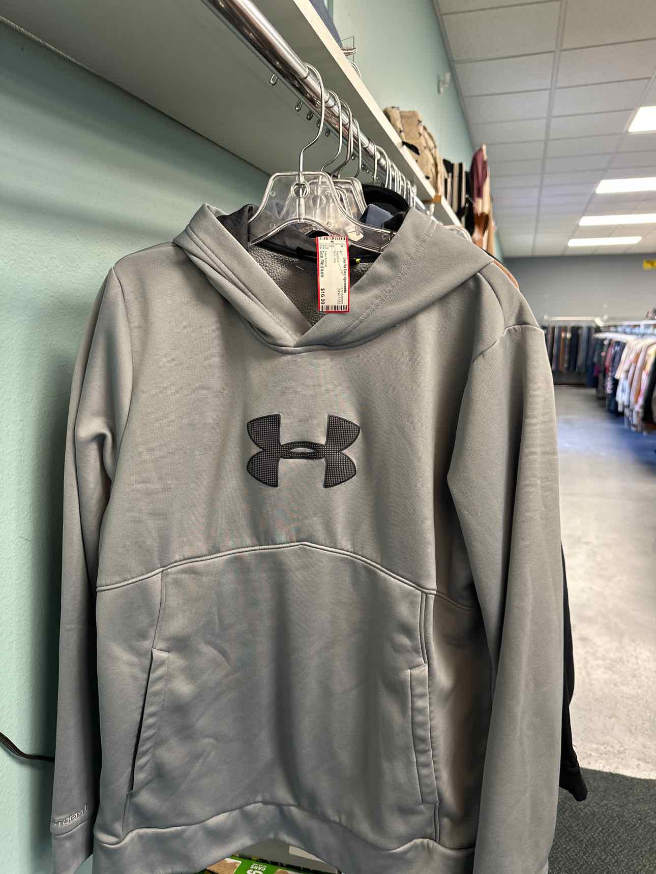 Men's Size Medium Under Armour Gray Sweatshirt