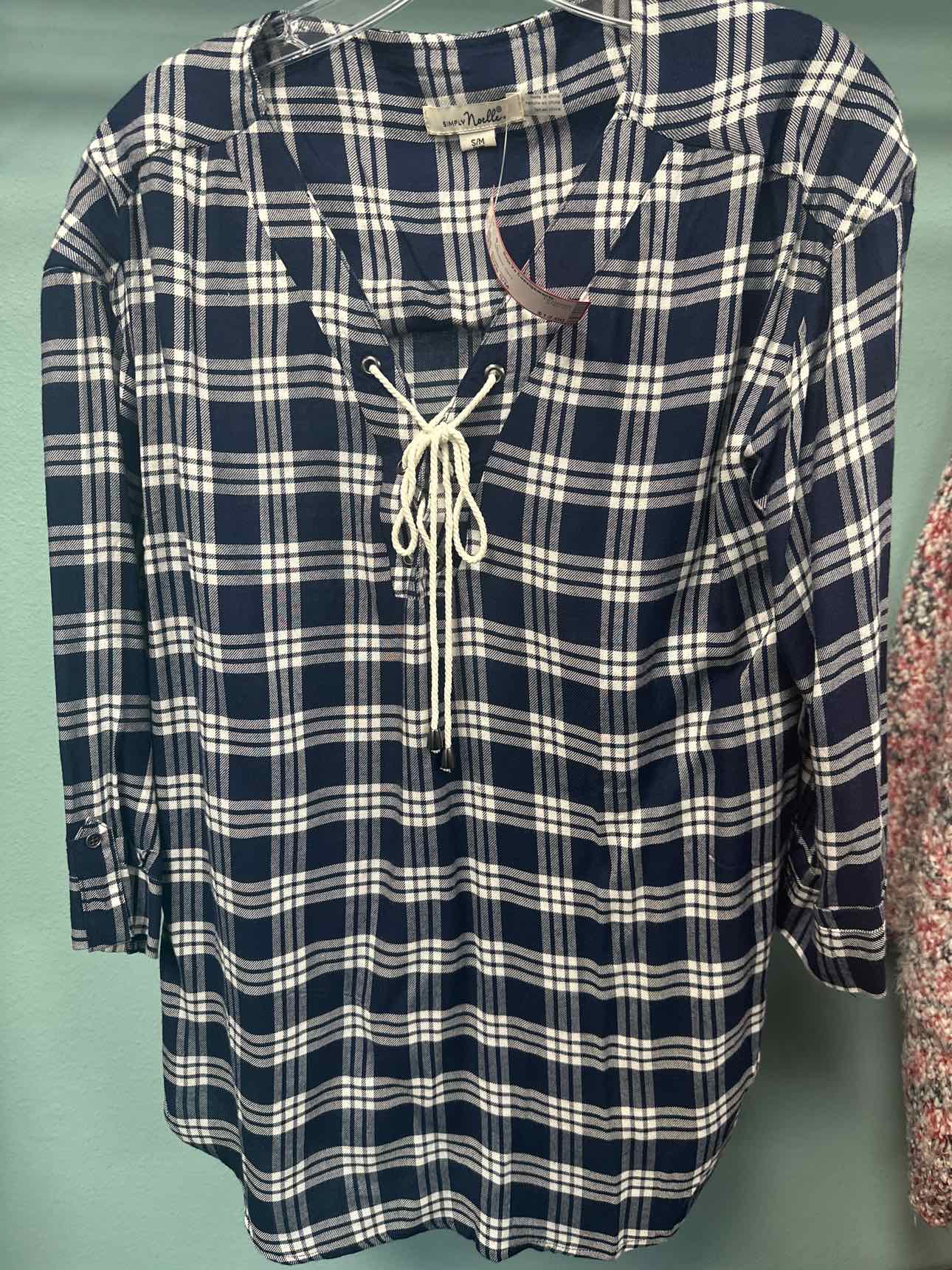 Women's Size S/M Simply noelle Navy Top