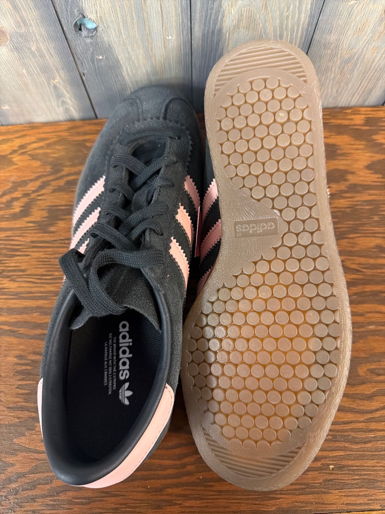 Women's Size 7 Adidas Black Tennis Shoes