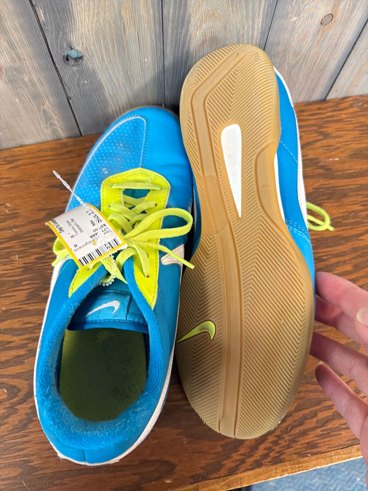 Women's Size 8.5 Nike Blue Tennis Shoes