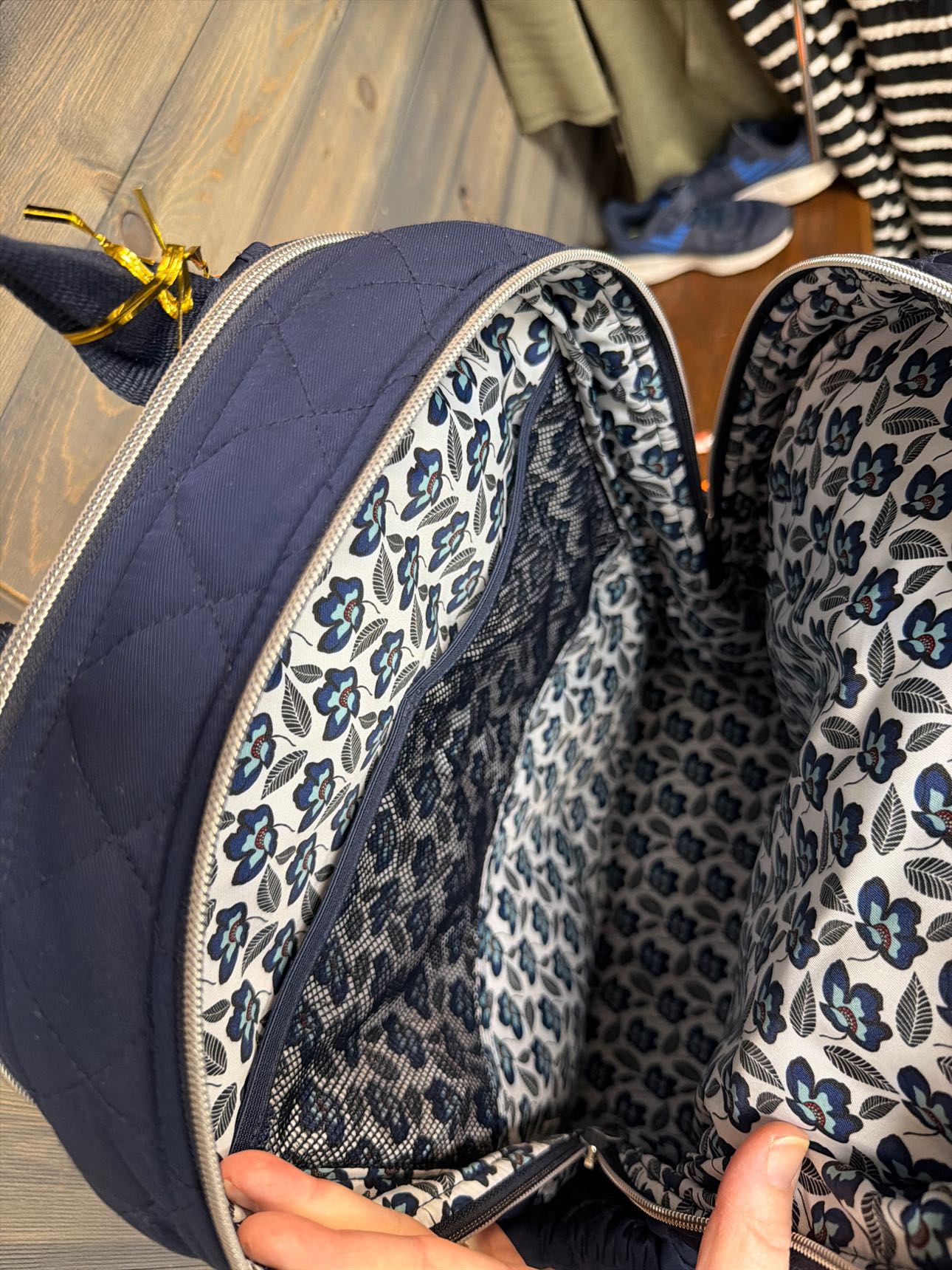 Women's Size X Vera Bradley Navy Backpack
