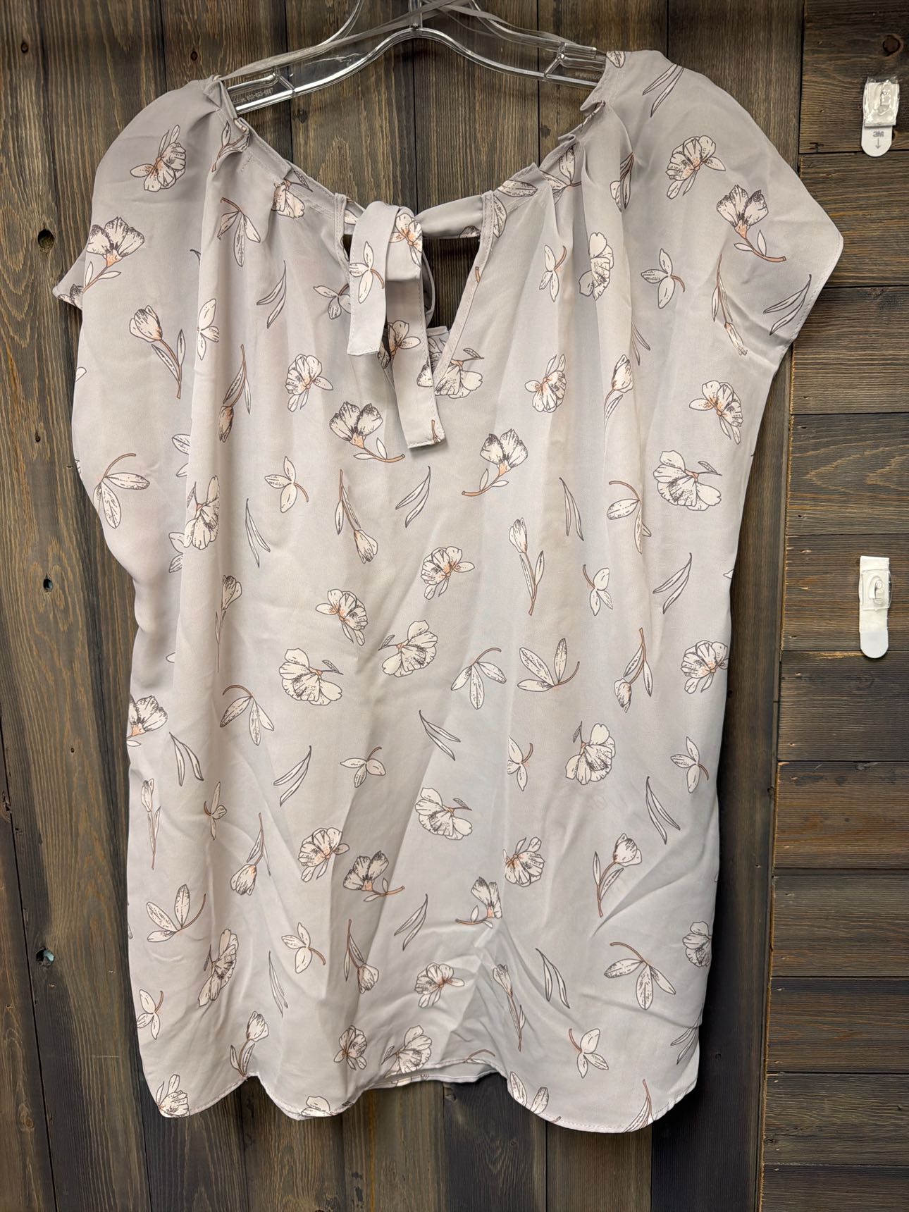 Women's Size 2X Lauren Conrad Gray Top