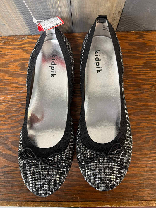 Girl's Size 6 kidpik Black Dress Shoes