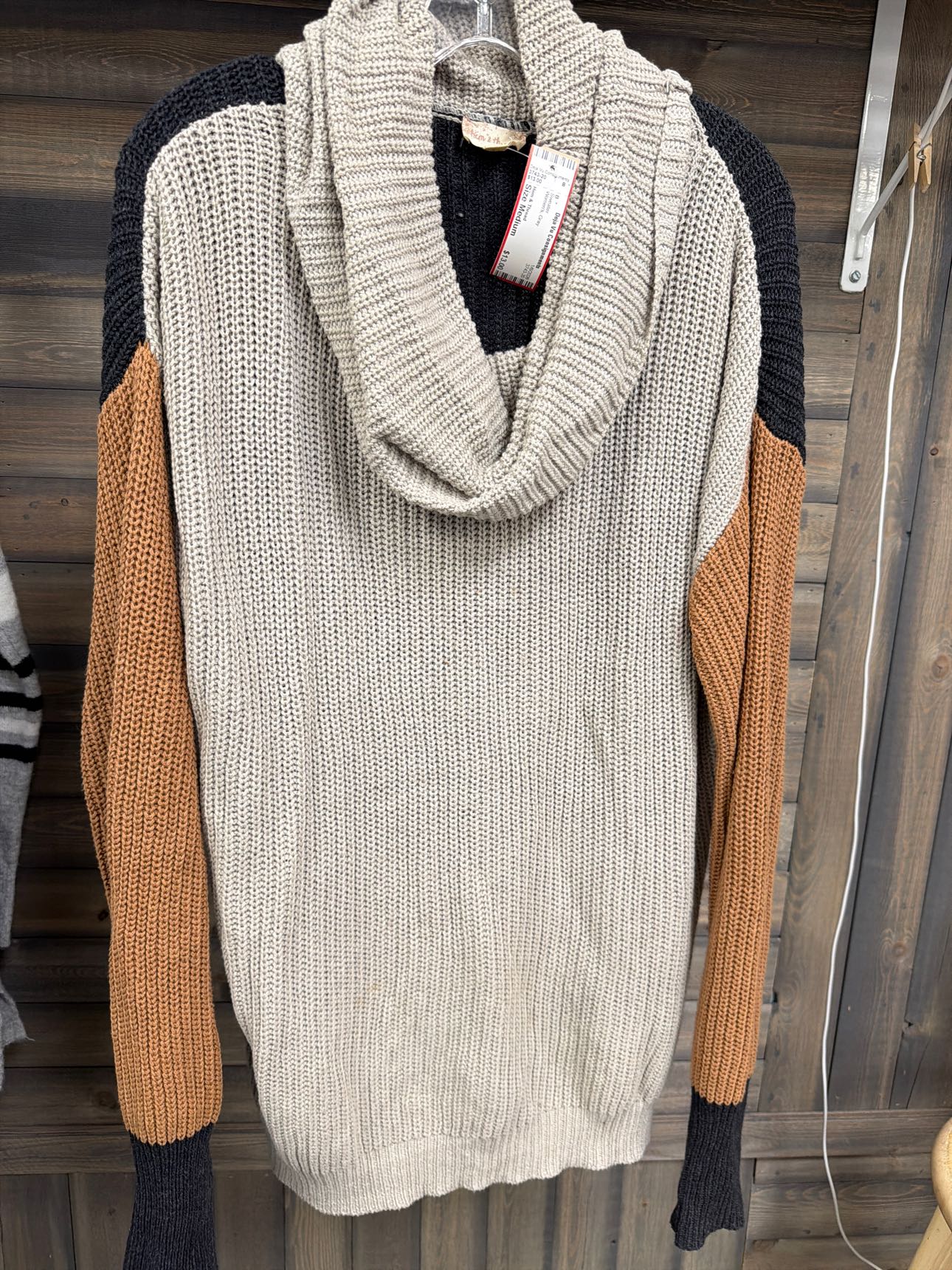 Women's Size Medium Hem & Thread Gray Sweater