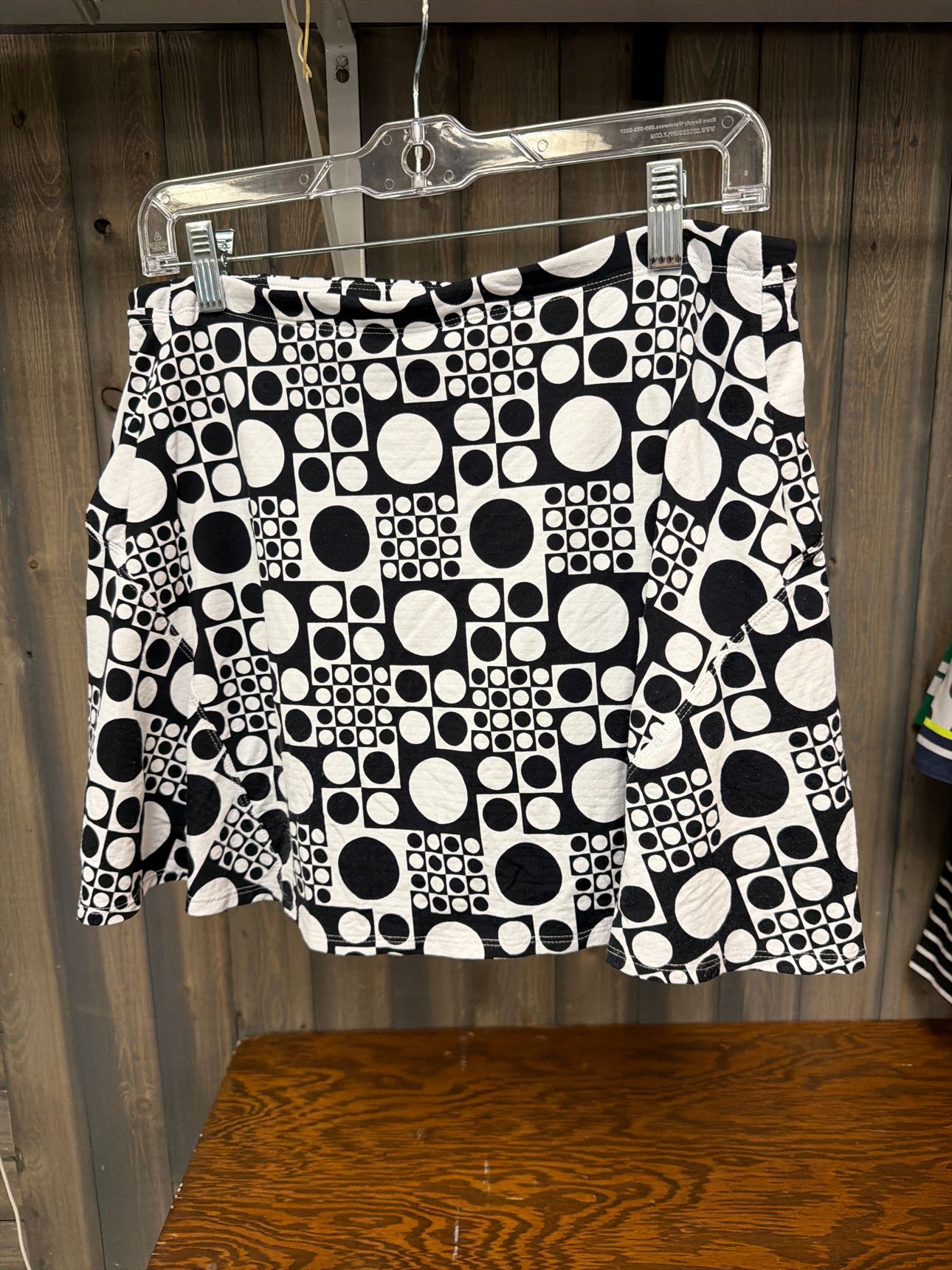 Women's Size Medium IBKUL White Skort