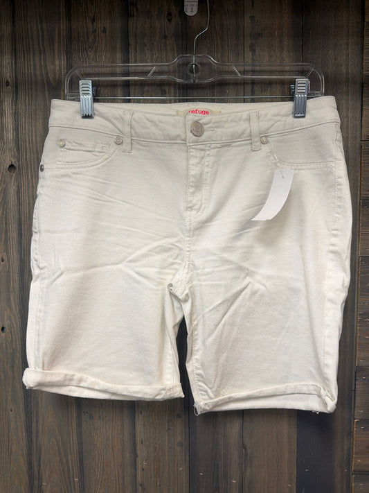 Women's Size 8 Refuge White Shorts