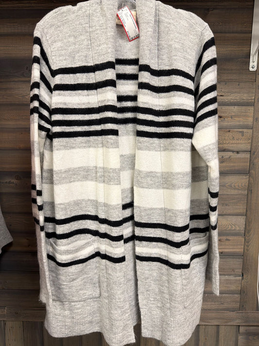 Women's Size Medium Betsy's Boutique Gray Cardigan