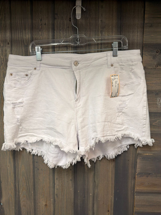 Women's Size 2X White Shorts
