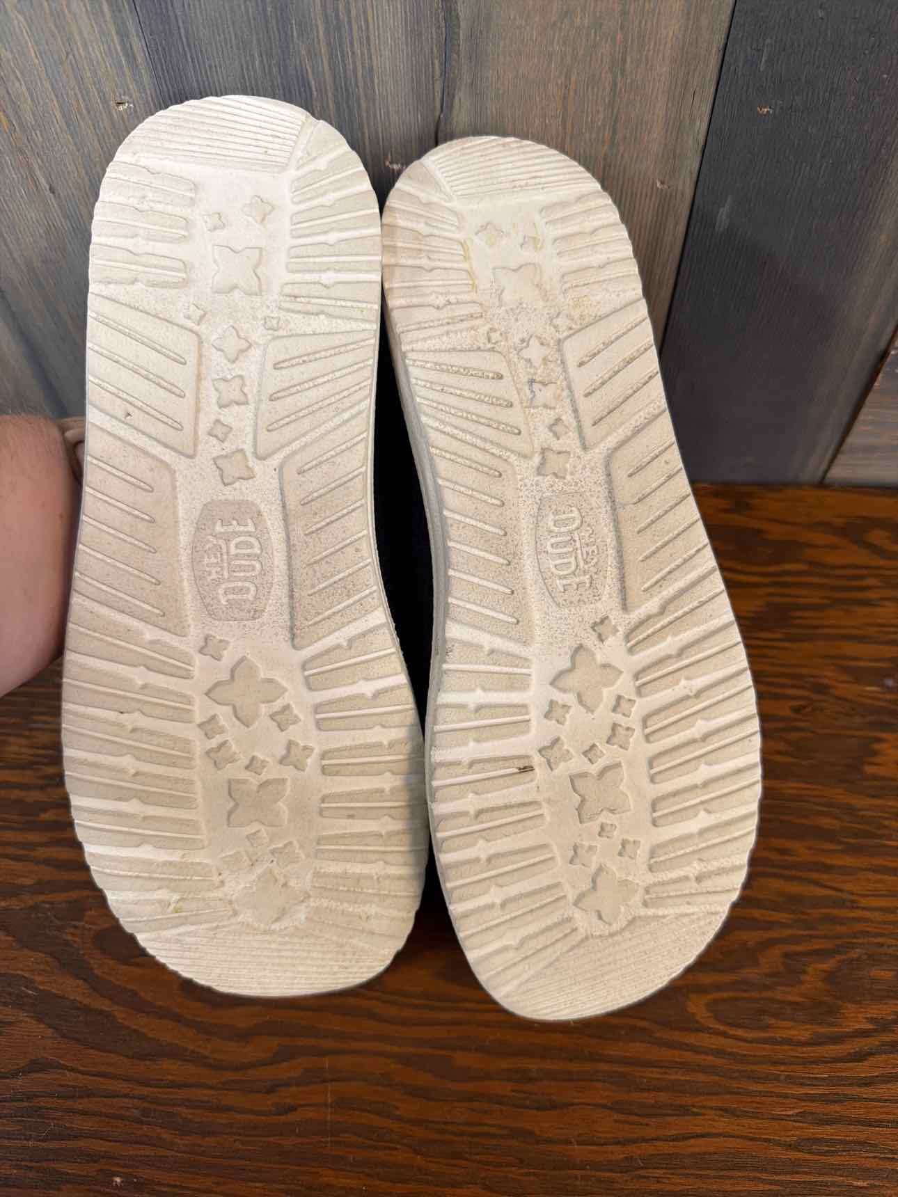 Girl's Size 5 Hey Dude Black Slip On