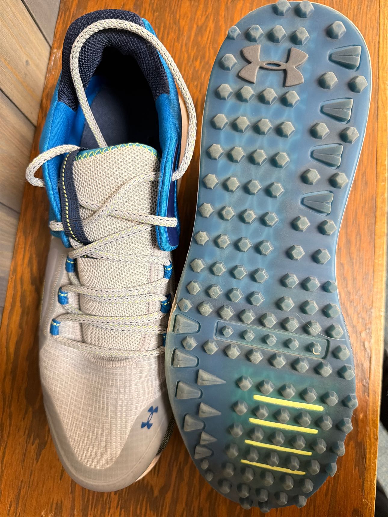 Men's Size 11 Under Armour Gray Sport Shoes