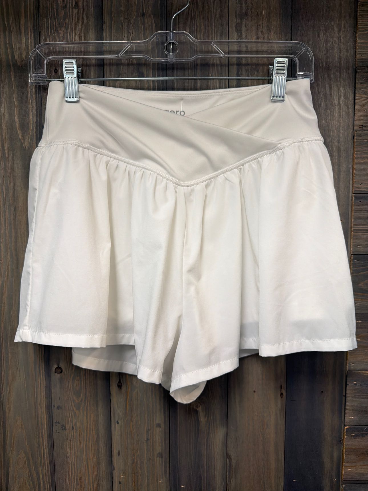 Junior's Size Medium Aero White Shorts