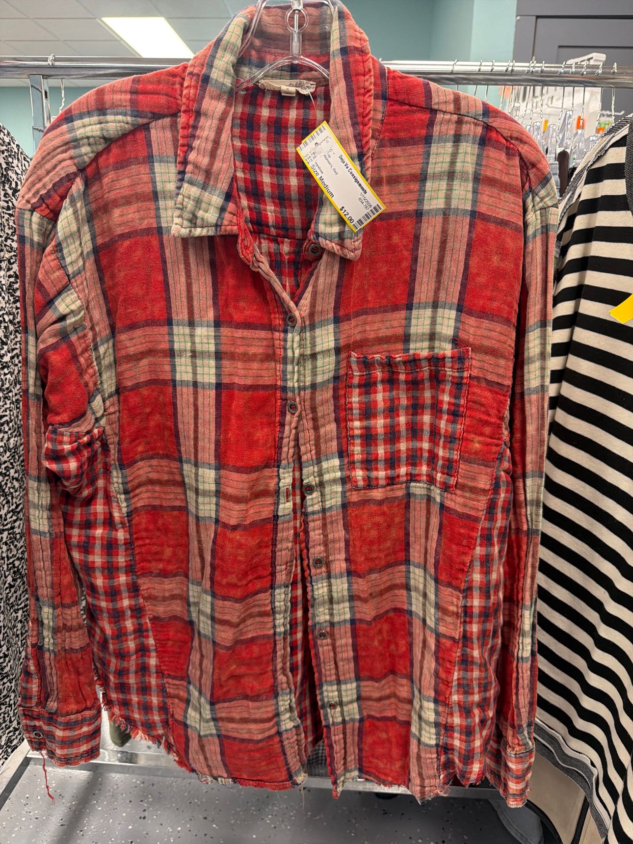 Women's Size Medium mystree Red Top