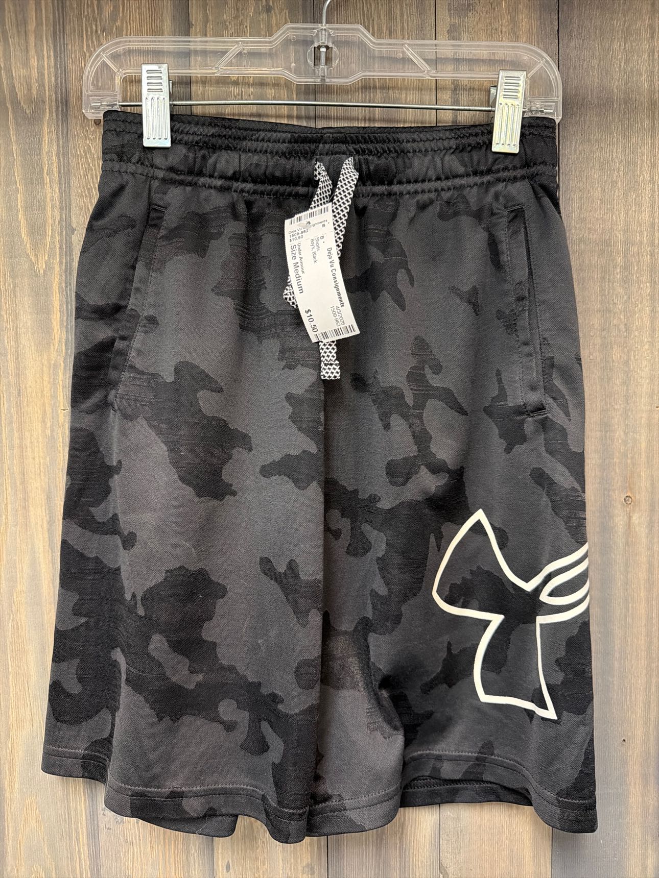 Boy's Size Medium Under Armour Black Shorts