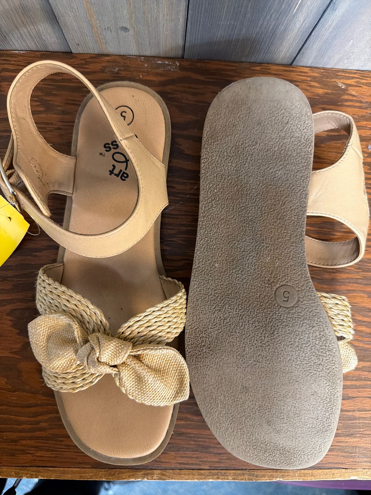 Girl's Size 5 Art Class Tan Dress Shoes