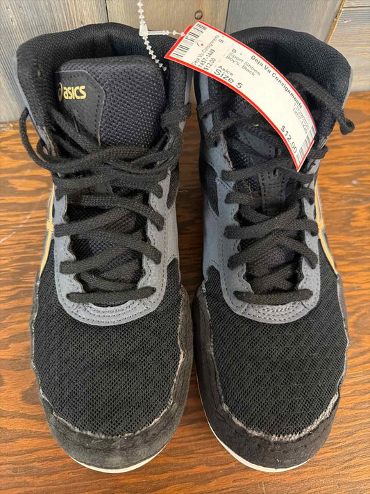 Boy's Size 5 Asics Black Sport Shoes