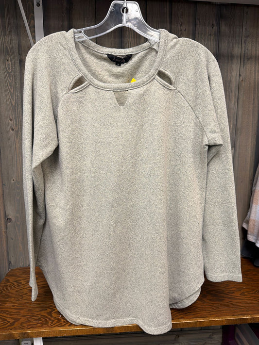 Women's Size Medium Amaryllis Gray Top