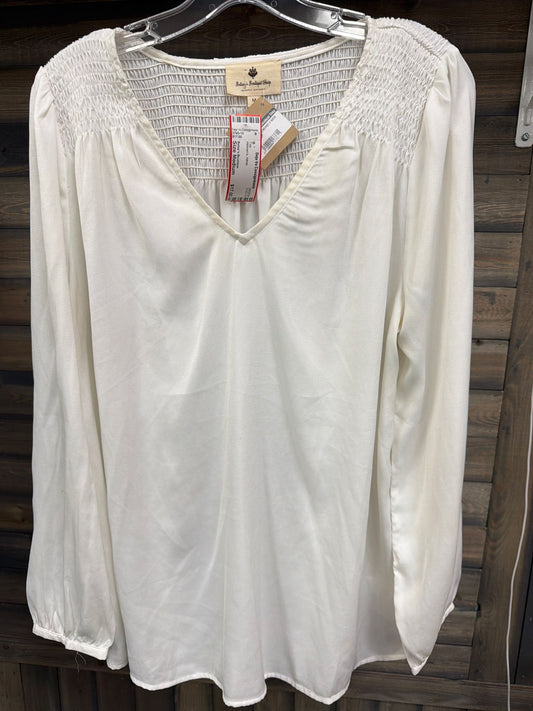 Women's Size Medium Betsy's Boutique White Top