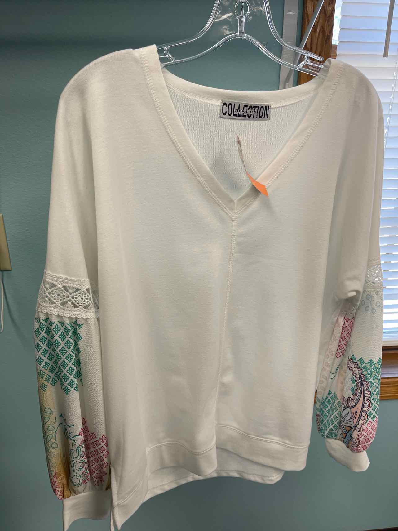 Women's Size Large Collection White Top